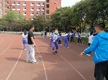 陆春利老师排球课