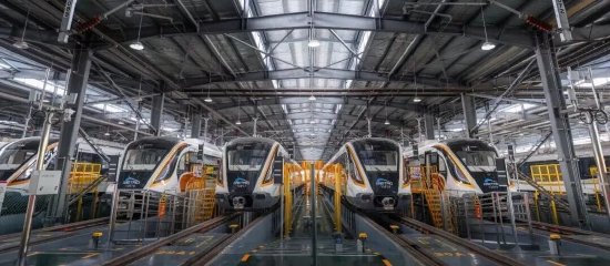 ▲成都轨道交通13号线一期列车