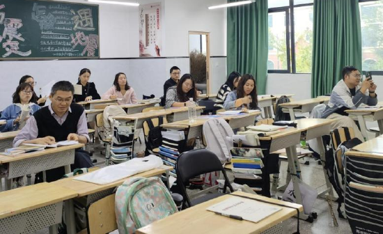 每周三下午 教师主题教研活动如期开展