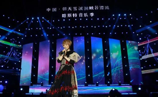 千千阙歌陈慧娴演唱会现场版 a7WD-hezpzwt8048990.jpg