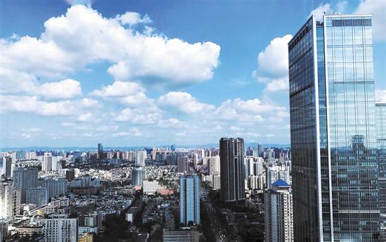 成都不仅在“传统”指标上保持了既有优势，也在“未来竞争力”指标中亮点频现 本报资料图片 记者 吕甲 摄