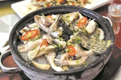 石锅小河鲜