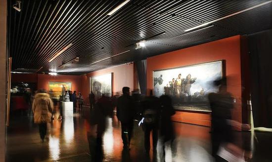 “从石库门到天安门”上海美术作品展展览现场