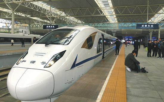 29日起成都至西安每天33趟高铁动车 最快3小