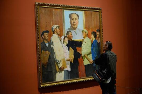 “从石库门到天安门”上海美术作品展展览现场。 澎湃新闻记者 赖鑫琳 图