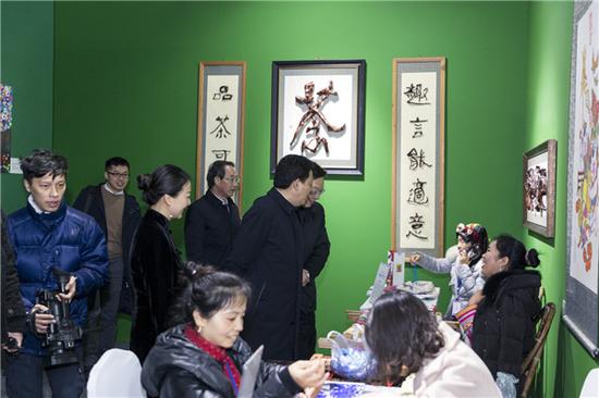 四川首届乡村艺术大展开幕式现场