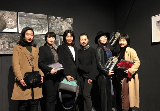 知里与知外跨界艺术展开幕 携手五位美女艺术