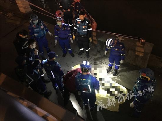 因情伤女子兰桂坊跳河轻生