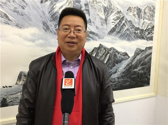 李兵在接受媒体采访