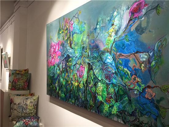 牟珊油画作品展现场