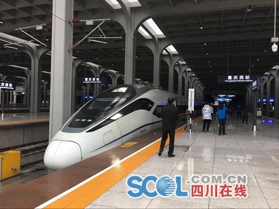 1小时17分成都至贵阳动车飙拢重庆 刷新成渝时