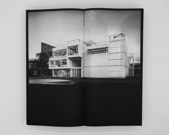 画册中展现的香格纳画廊如今的空间,2016