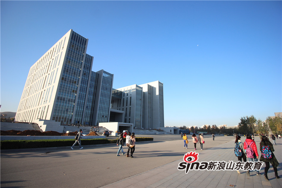 走進(jìn)山東師范大學(xué)之天地書聲