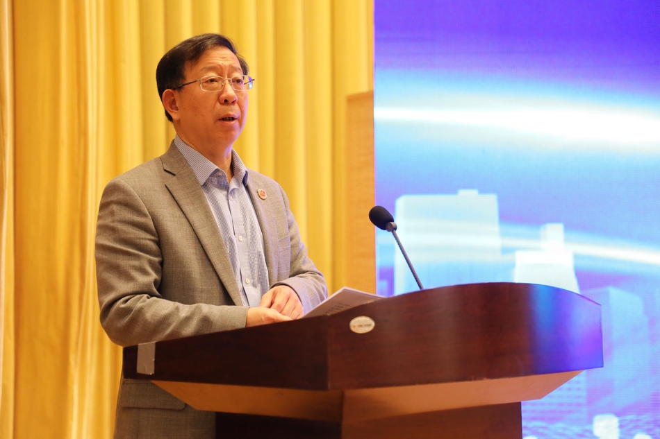 中国工程院院士、北京工商大学校长孙宝国:淄博白酒产业发展要在中国白酒版图上占据应有的地位,今后还应紧紧依靠创新,实现生产技术的弯道超车。