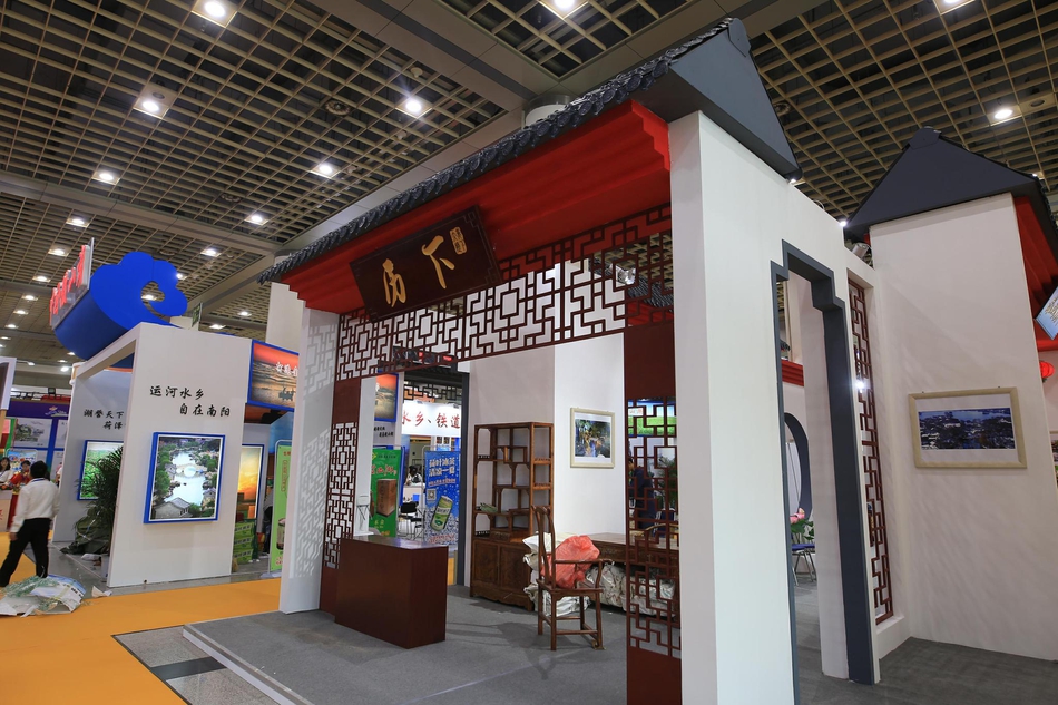 在专业洽谈区内，可与国内外参展商一对一、面对面洽谈合作细节；展台现场，文艺表演、互动游戏持续不间断