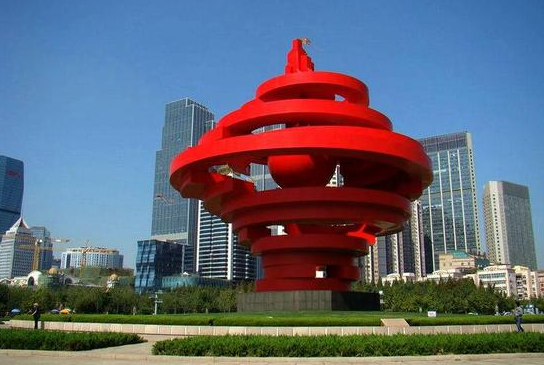
委员建言献策：新旧动能转换 济青烟