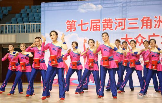 滨城区的腰鼓表演