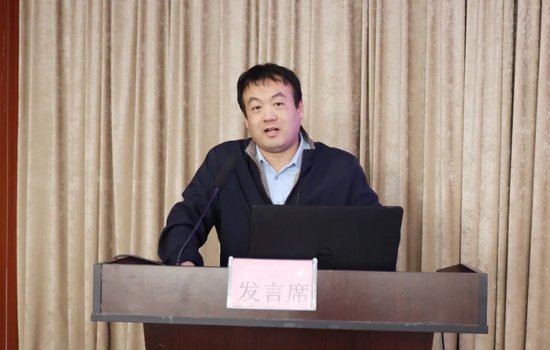 微创介入科负责人田石刚授课