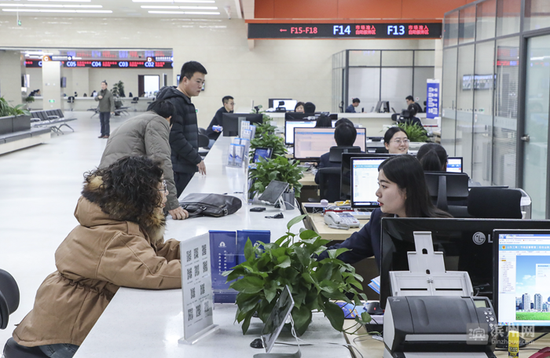 滨州市行政审批服务局颁发出首张营业执照