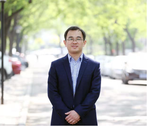 ▲数学与统计学院院长 李晓迪