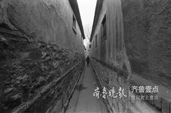 2002年,芙蓉街附近的小巷。