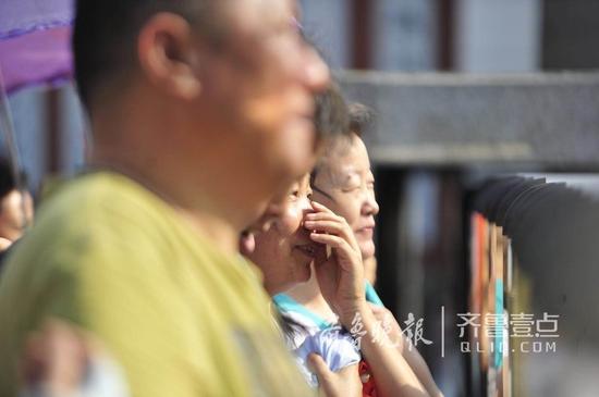 據天氣預報顯示,今天濟南最高溫達到35℃,濟南繼續發布高溫橙色預警。