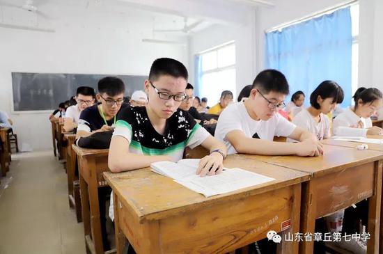 入学第一天就养成认真听讲认真学习的好习惯