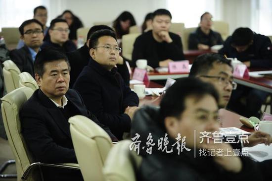 四家企业依次登台路演,引起在座各位嘉宾的关注。记者 戴伟 摄