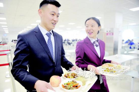 ▲夫妻倆平時中午能碰到一起吃飯的幾率很小