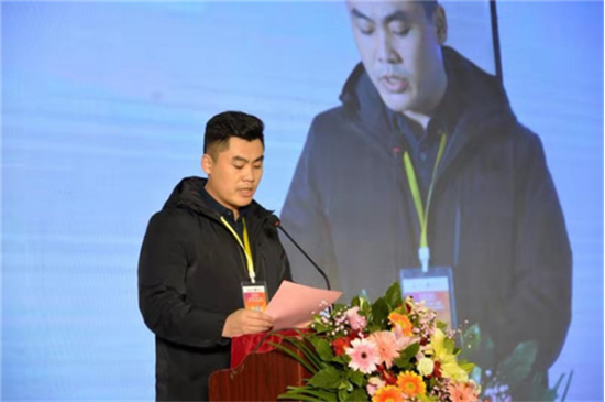 张王庄社区党总支书记,永兴集团总经理曹佑成致欢迎辞