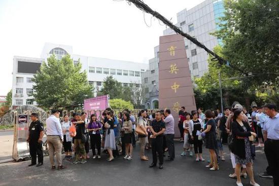 综合评价测试当日的育英中学