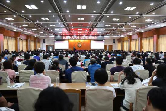 综合评价测试山东考点家长宣讲会现场座无虚席
