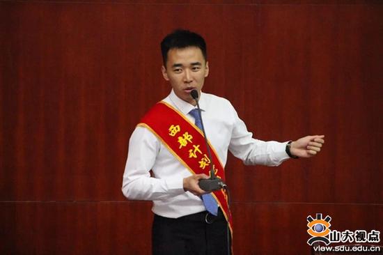 医药卫生管理学院2017级硕士研究生刘胤岐