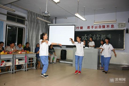 民族班师生欢庆古尔邦节