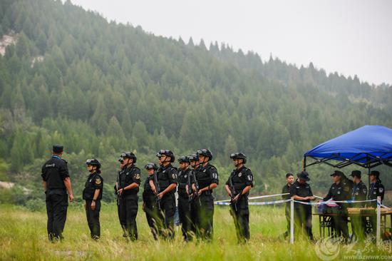 图1 济南市特警支队黑豹突击队进行实弹射击训练 大众网记者 毕胜
