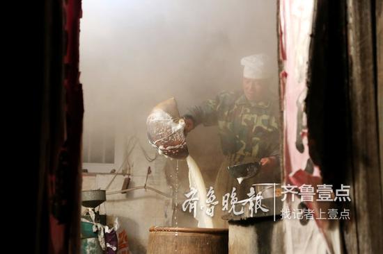 做豆腐要凌晨起床,多年没大睡过囫囵觉