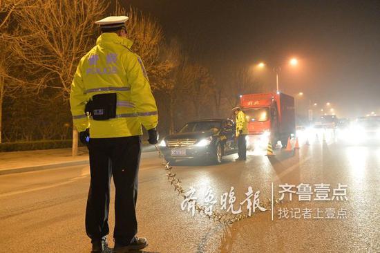濟南交警查酒駕資料片