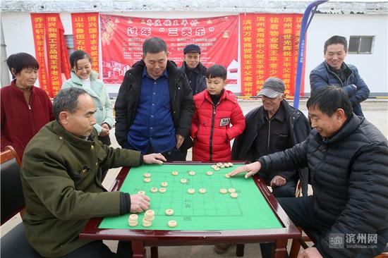 棋牌比赛现场。