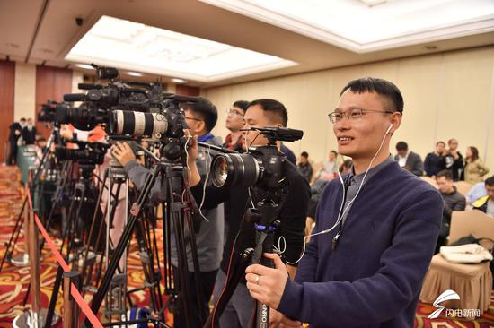閃電新聞記者 張曉博 劉暢 張偉 韓薇 白少光 王雪 李明聰 北京報道