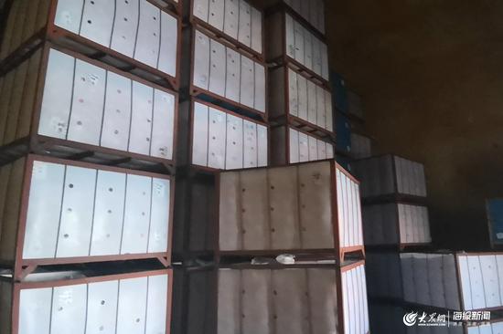 和当地其他冷库基本上都已经清空不同,宫国志的冷库仍然还存有大量的苹果