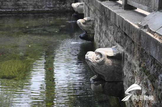 除了西侧虎头，另外两个虎头依然有明显水流