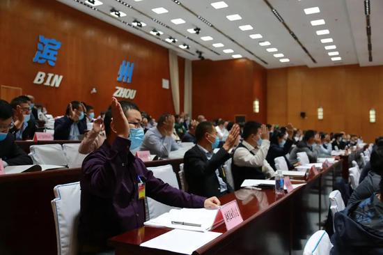 滨化老总_滨化郭丰梁照片(3)