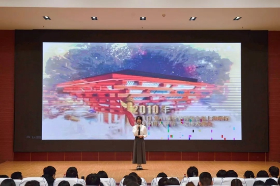 护理学院宋婕《觉醒年代》