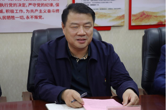 仪式上,神经内科主任刘宏介绍王伟教授及神经内科团队基本情况。