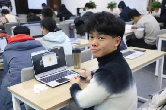 李圣龙