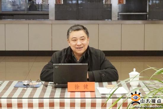 饮食管理服务中心主任徐健