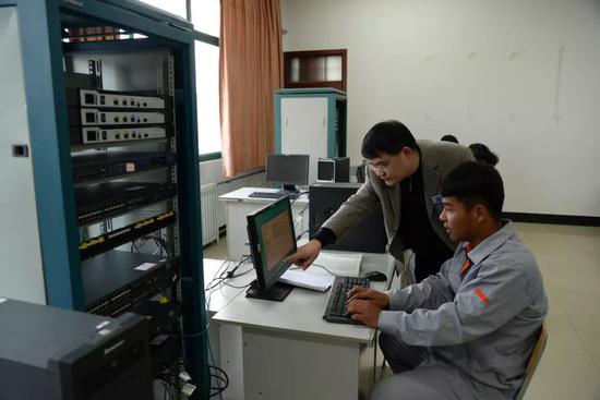 计算机网络技术实训室