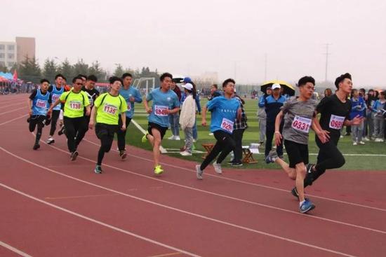●食品系学生参加学院夏季运动会