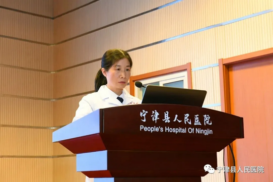 产科主任 张金秀