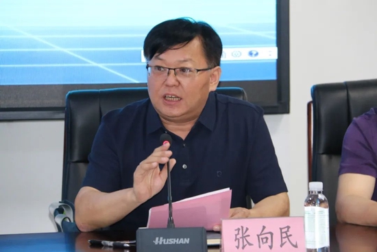 泰山护理职业学院招生就业指导办公室主任张向民讲话